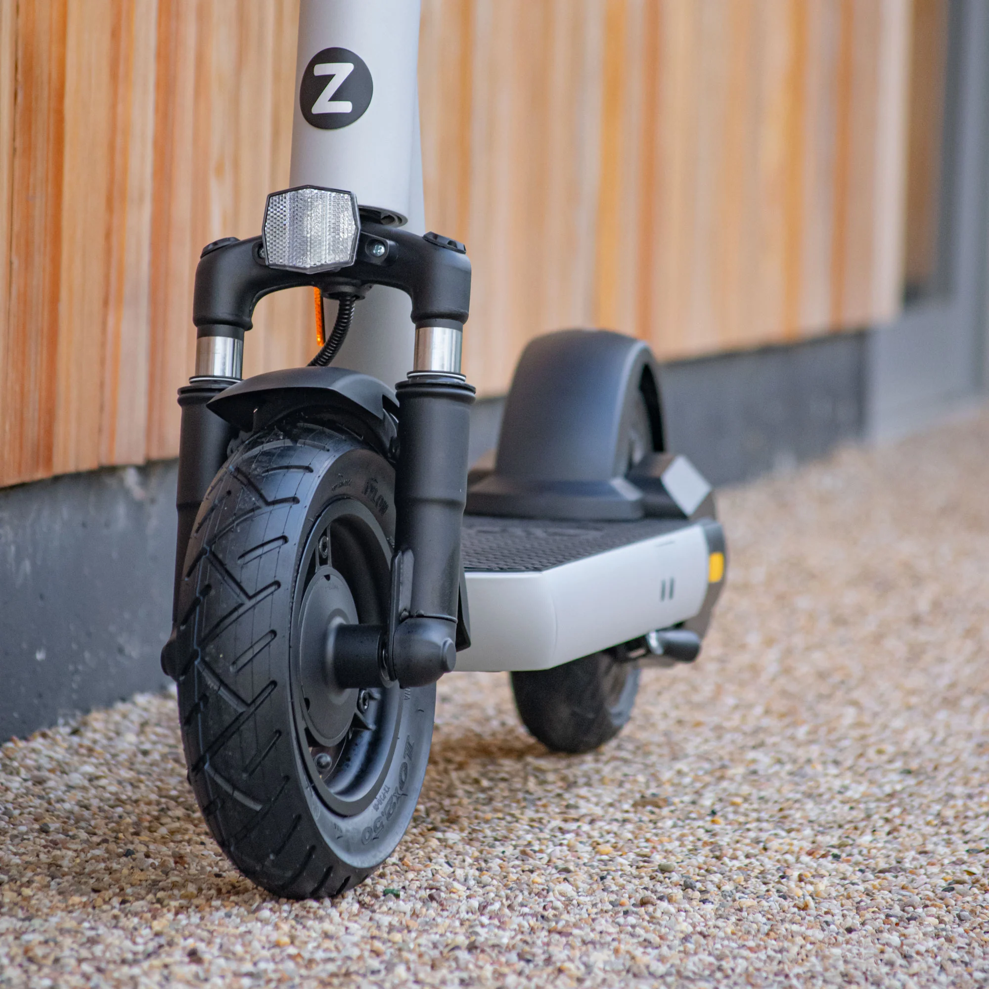 Zinc Velocity Plus 500w Folding Electric Scooter with 10inch Wheels - Image 14